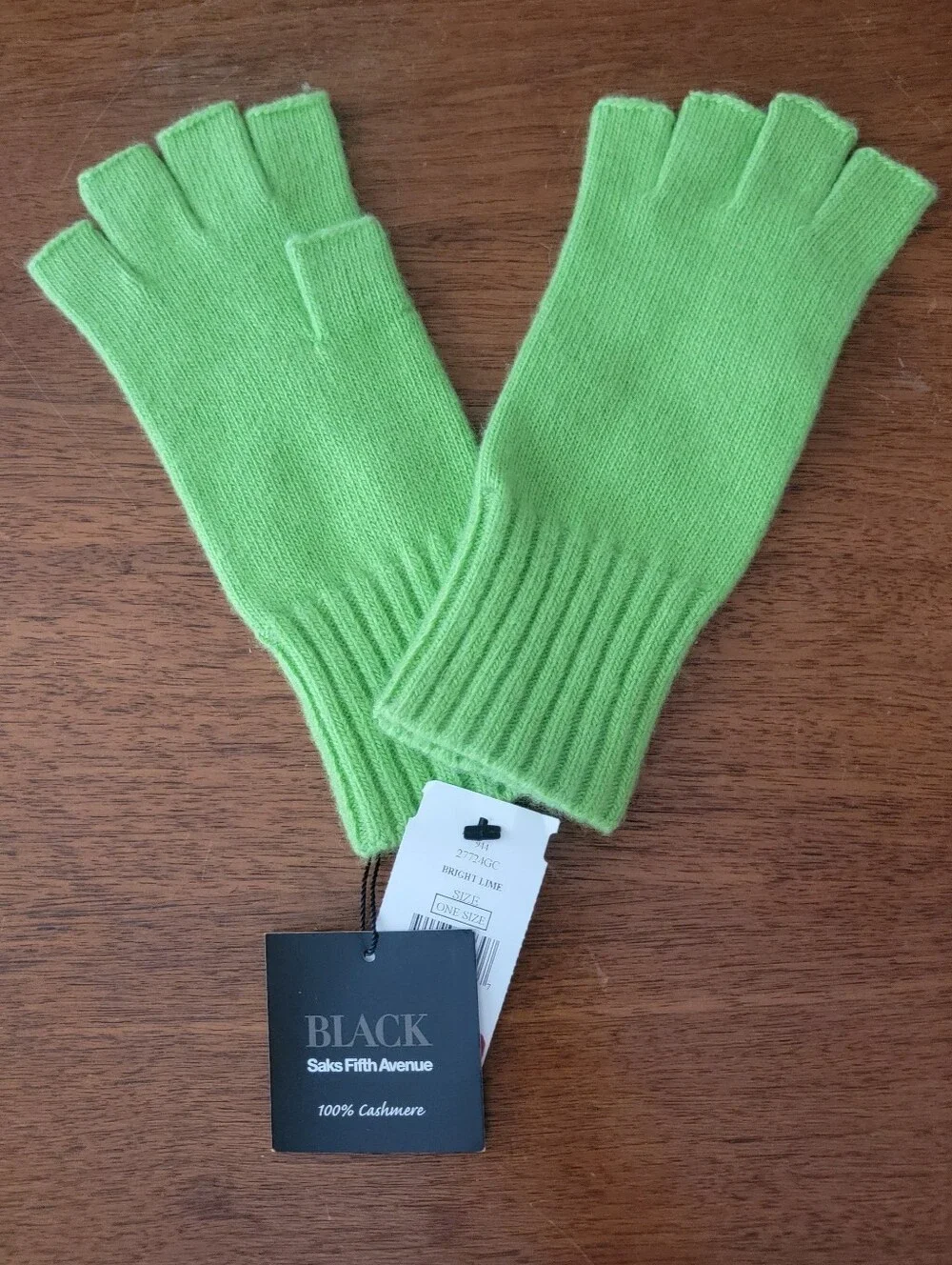 Saks Fifth Avenue lime green cashmere gloves